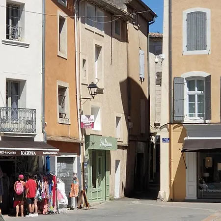 D'or - Les Amandiers - 3 Etoiles - 1er Etage * L'Isle-sur-la-Sorgue