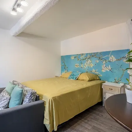Appartement D'or - Les Amandiers - 3 Etoiles - 1er Etage *